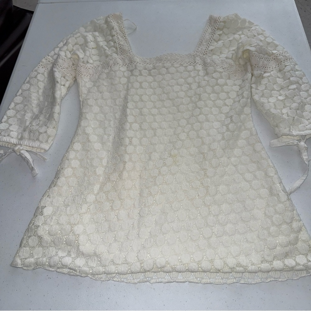 Solitaire White Lace Square Neck Blouse Circle Dot Crochet Trim Tie Cuff Medium